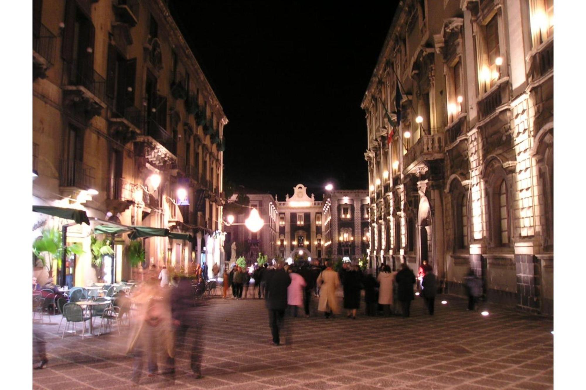 Arte House In The Historical Catania - Happy Rentals Buitenkant foto